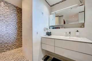 luxury apartment 6 Rooms for sale on MARSEILLE (13008)