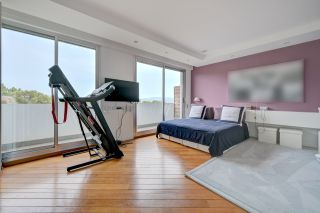 luxury apartment 6 Rooms for sale on MARSEILLE (13008)