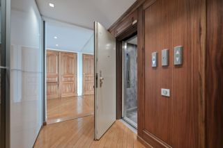 luxury apartment 6 Rooms for sale on MARSEILLE (13008)