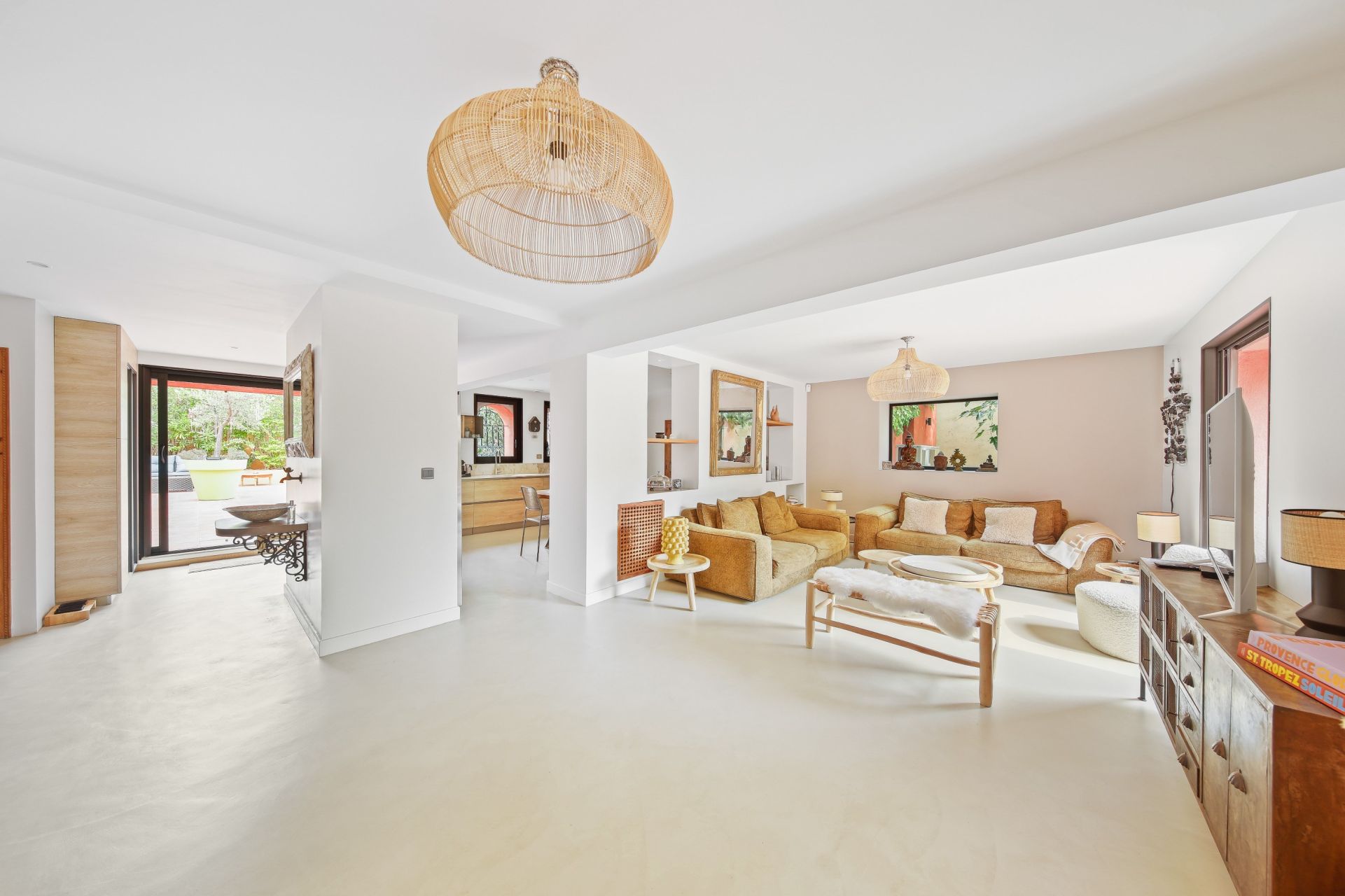 maison de luxe 6 Pièces en vente sur CARRY LE ROUET (13620)