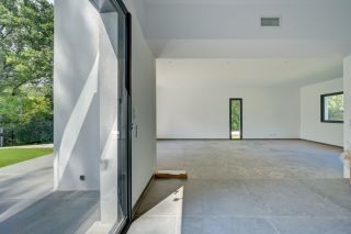 contemporary house 5 Rooms for rent on ROQUEVAIRE (13360)