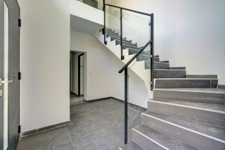 contemporary house 5 Rooms for rent on ROQUEVAIRE (13360)