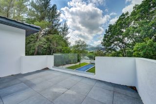 contemporary house 5 Rooms for rent on ROQUEVAIRE (13360)