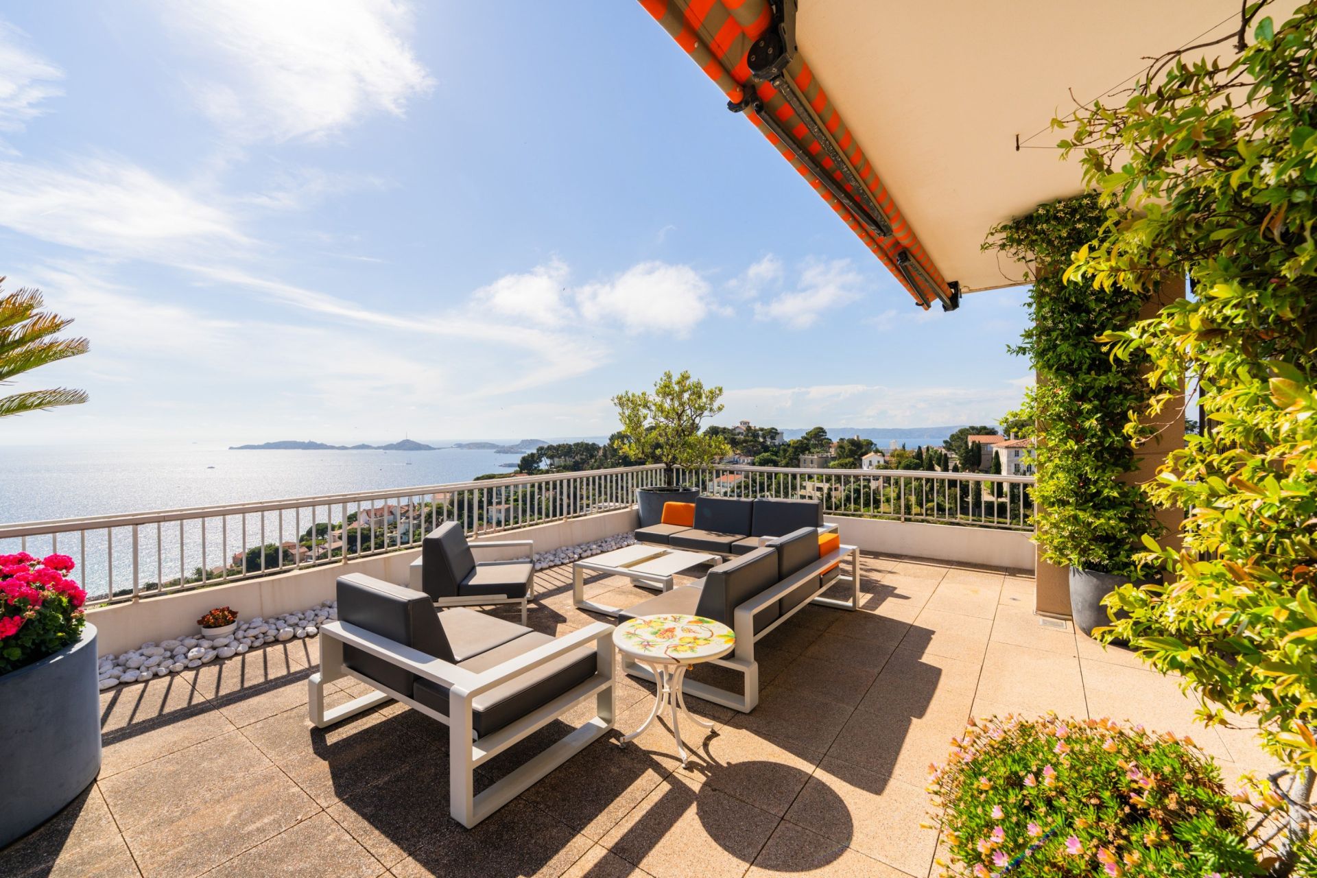 penthouse 6 Pièces en vente sur MARSEILLE (13007)