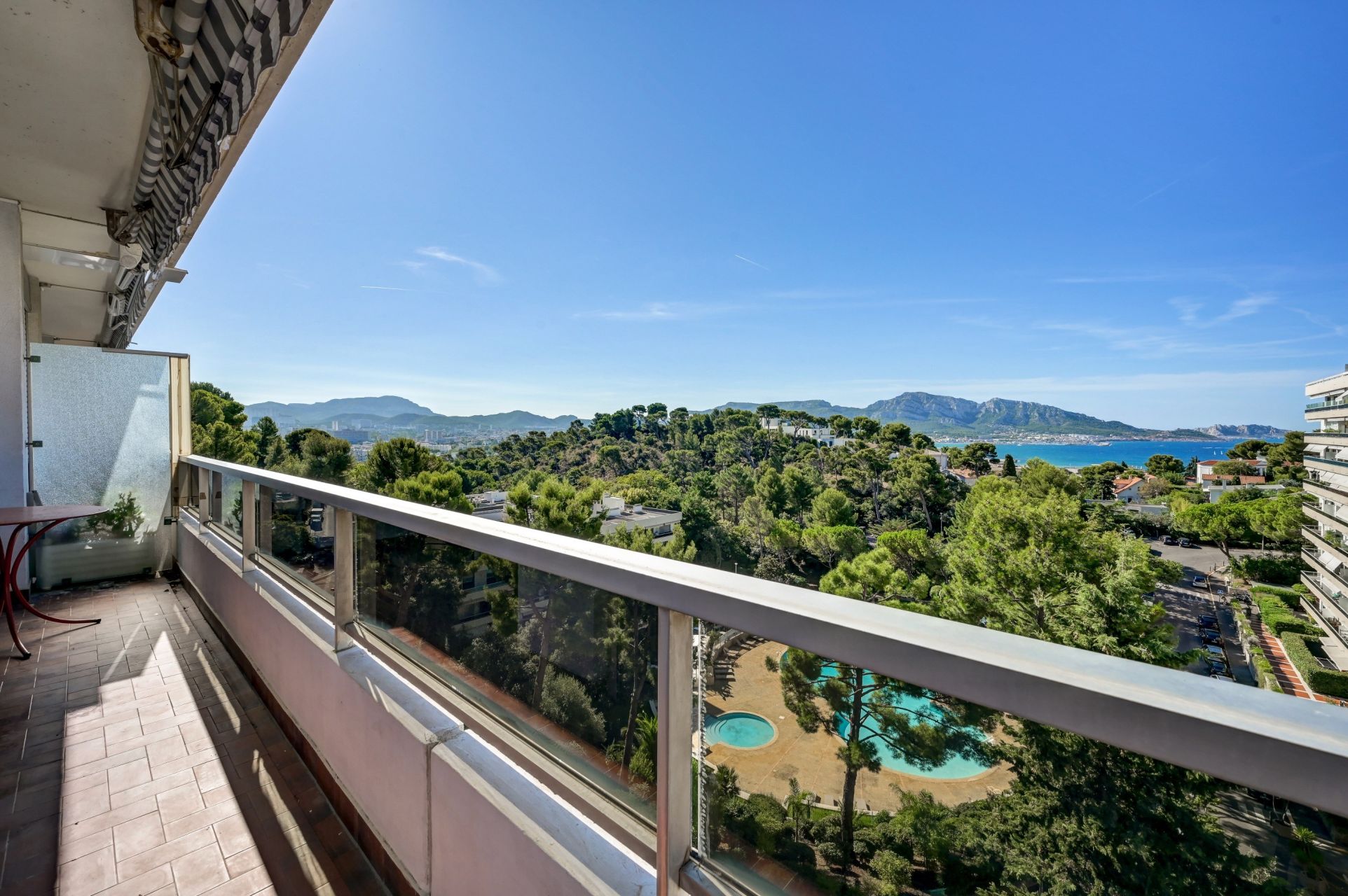 luxury apartment 3 Rooms for rent on MARSEILLE (13008)