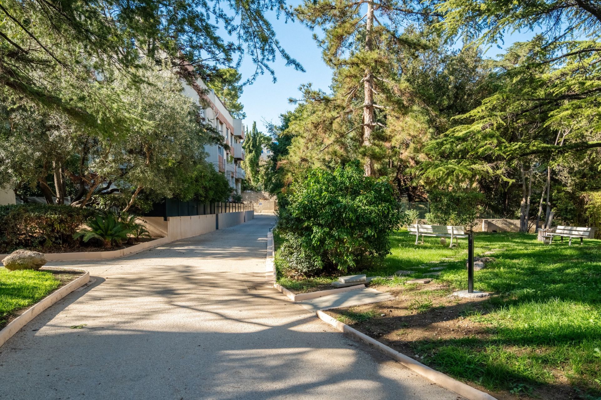 duplex de luxe 8 Pièces en vente sur MARSEILLE (13008)