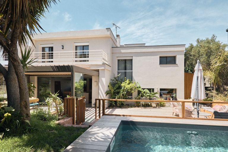 luxury house 7 Rooms for sale on MARSEILLE (13008)