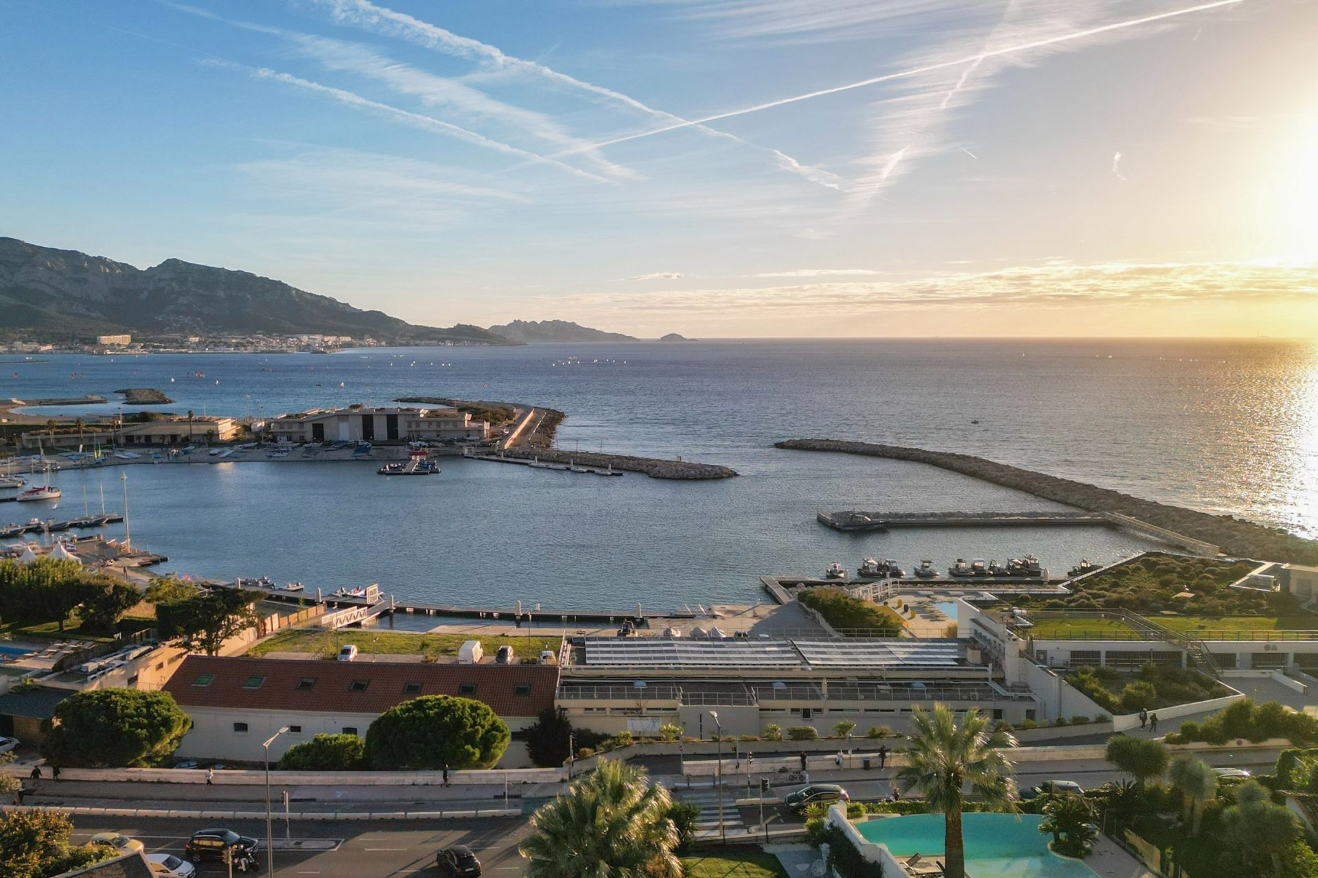 mansion 9 Rooms for sale on MARSEILLE (13007)
