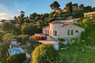 mansion 9 Rooms for sale on MARSEILLE (13007)