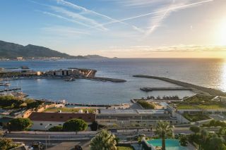 mansion 9 Rooms for sale on MARSEILLE (13007)
