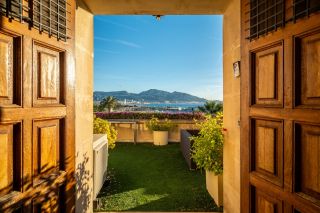 mansion 9 Rooms for sale on MARSEILLE (13007)