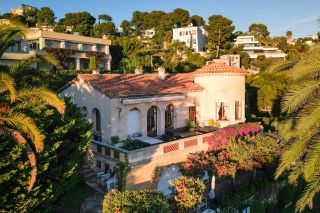 mansion 9 Rooms for sale on MARSEILLE (13007)