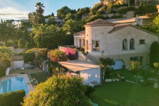 mansion 9 Rooms for sale on MARSEILLE (13007)