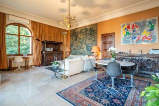 mansion 9 Rooms for sale on MARSEILLE (13007)