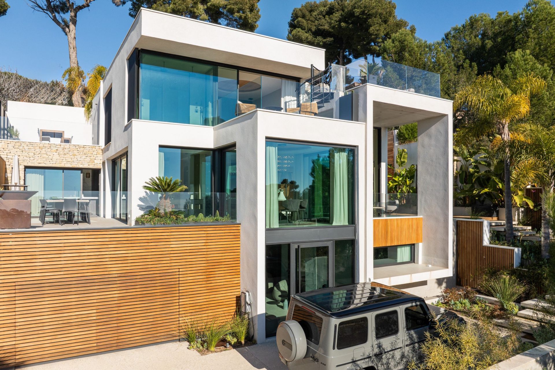 contemporary house 8 Rooms for sale on CARRY LE ROUET (13620)