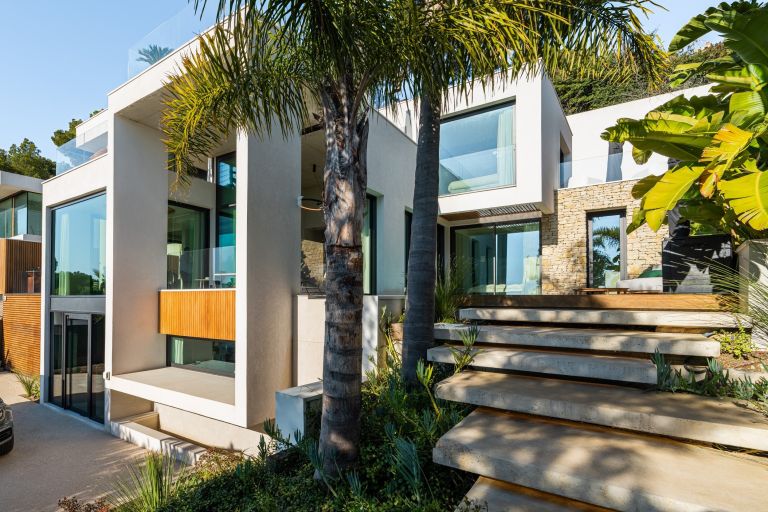 maison contemporaine 8 Pièces en vente sur CARRY LE ROUET (13620)