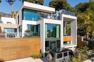 contemporary house 8 Rooms for sale on CARRY LE ROUET (13620)