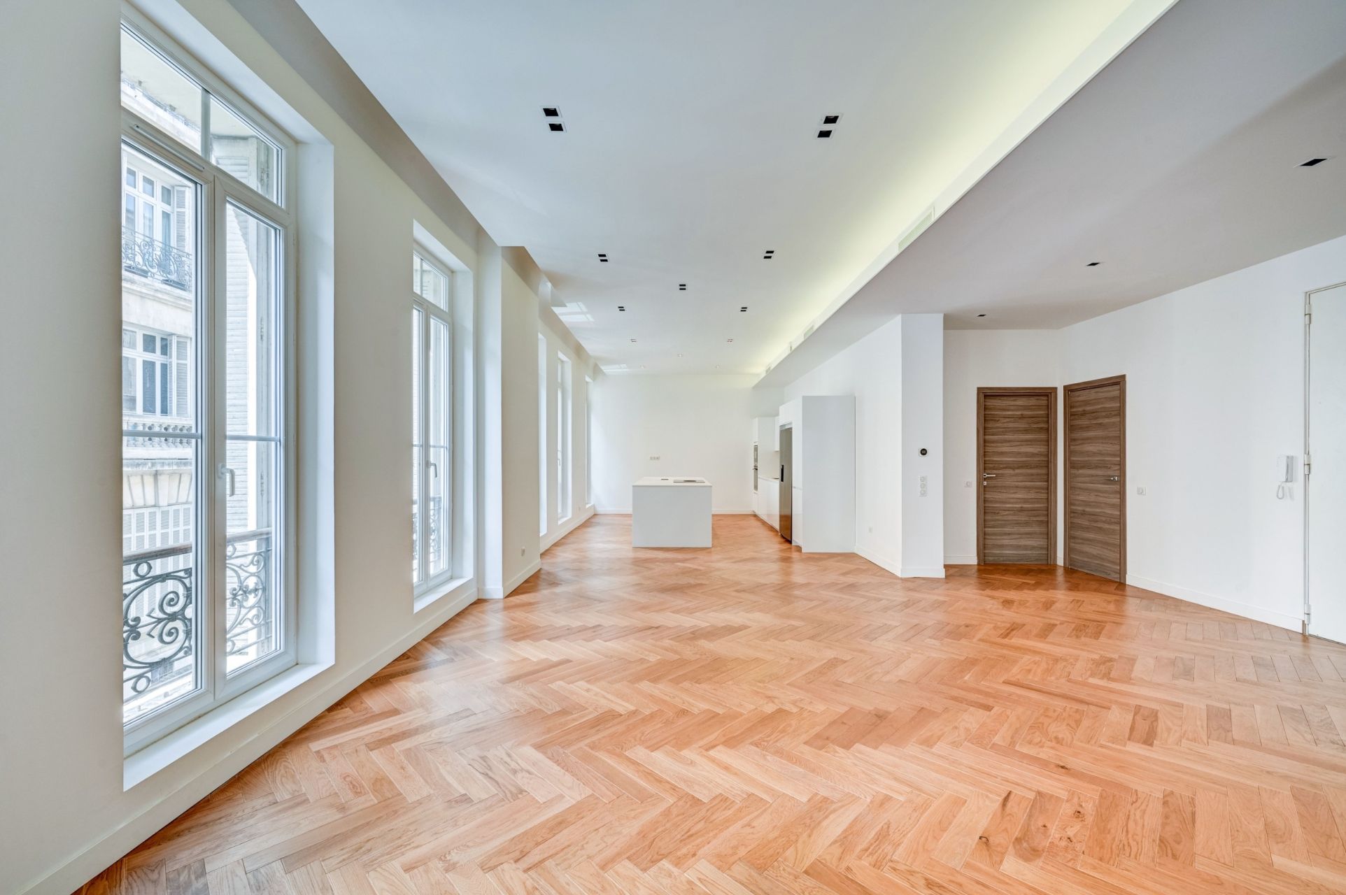 luxury apartment 4 Rooms for rent on MARSEILLE (13008)