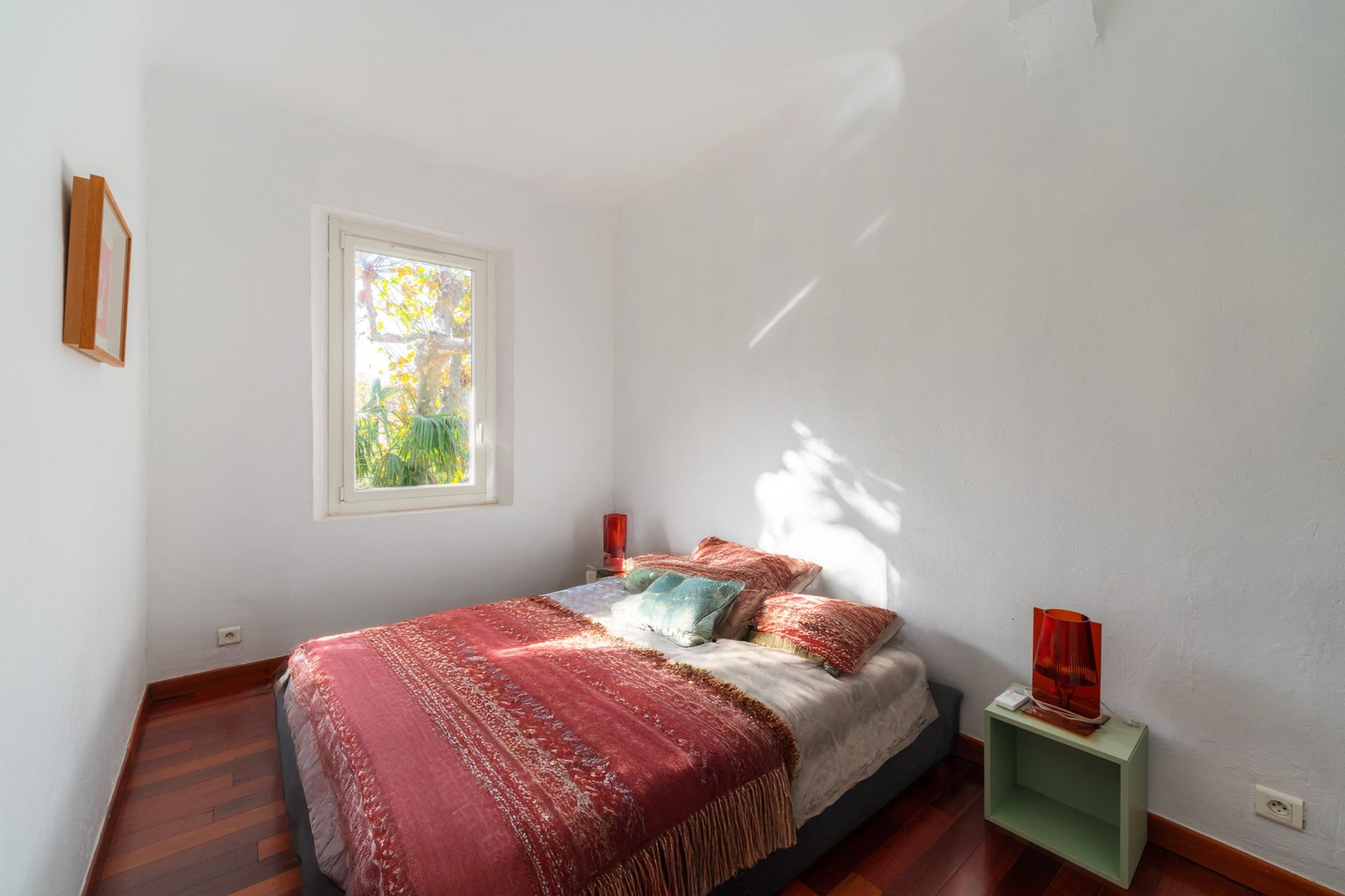 luxury house 7 Rooms for sale on MARSEILLE (13009)