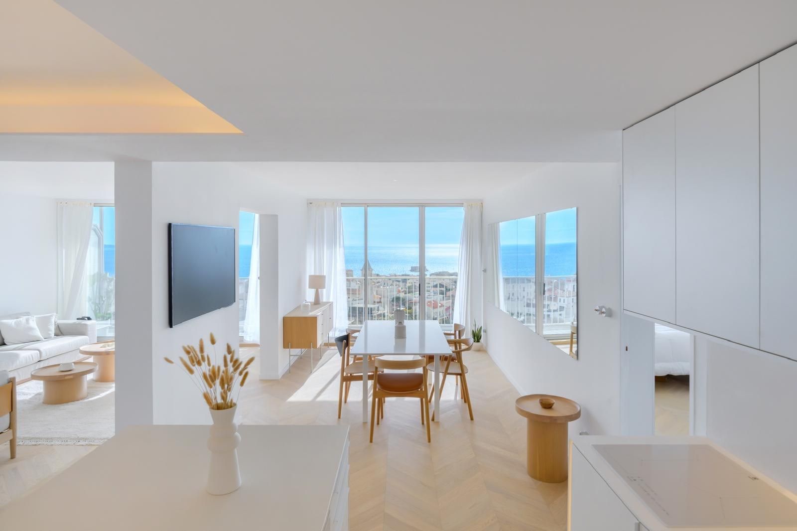 luxury apartment 4 Rooms for sale on MARSEILLE (13007)
