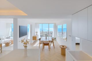 luxury apartment 4 Rooms for sale on MARSEILLE (13007)