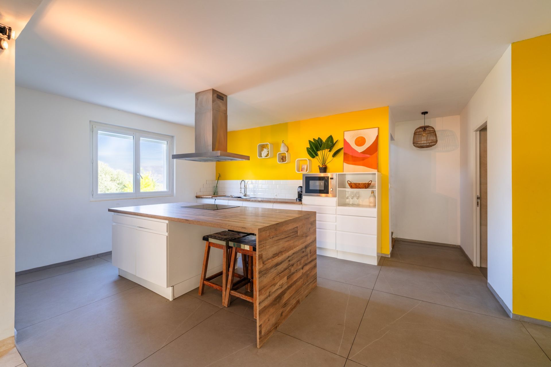 maison traditionnelle 8 Pièces en vente sur MIMET (13105)