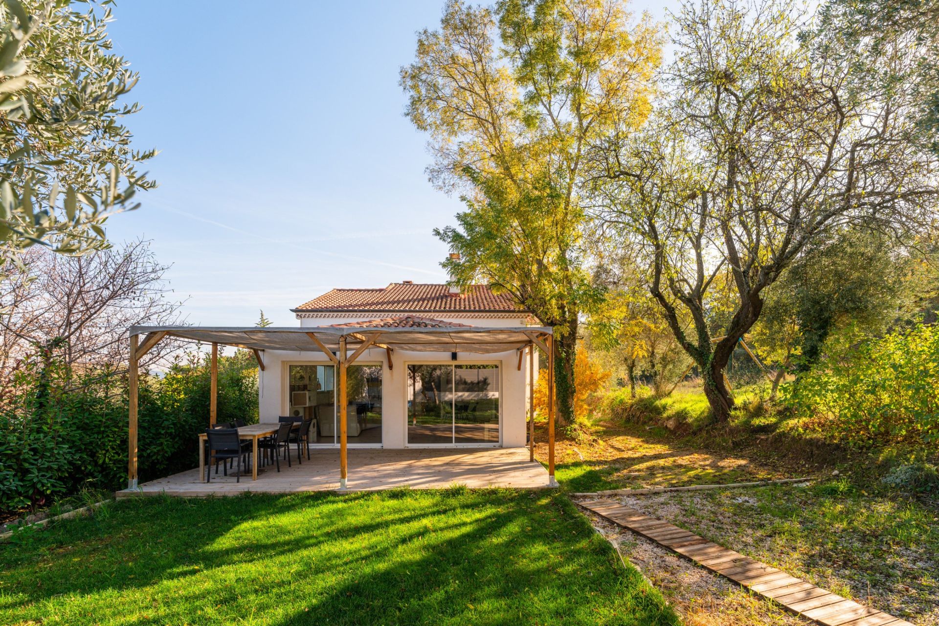 maison traditionnelle 8 Pièces en vente sur MIMET (13105)