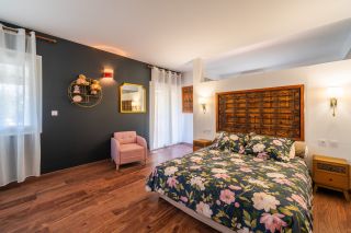 traditional house 8 Rooms for sale on MIMET (13105)