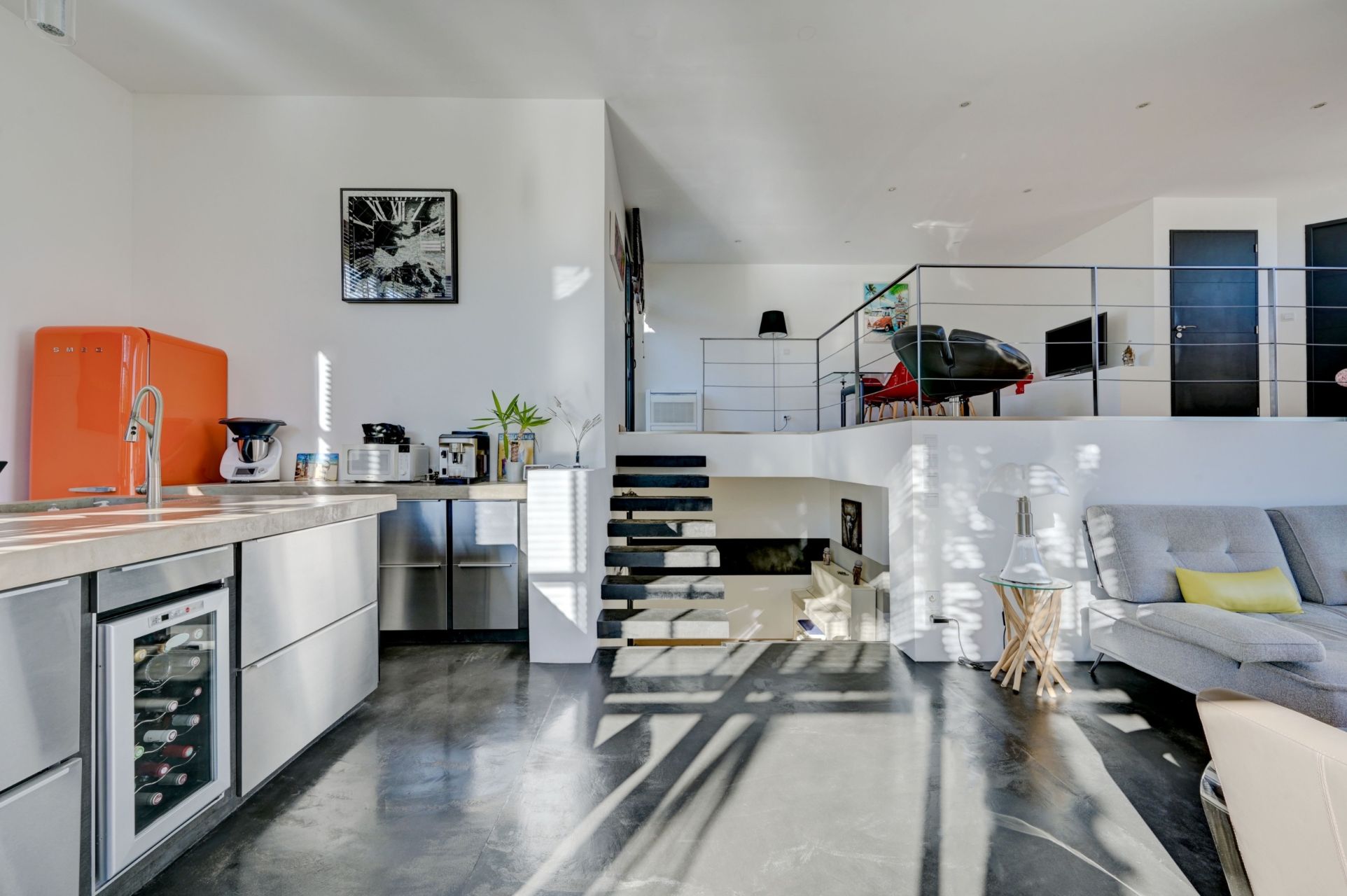 contemporary house 5 Rooms for sale on LA CIOTAT (13600)