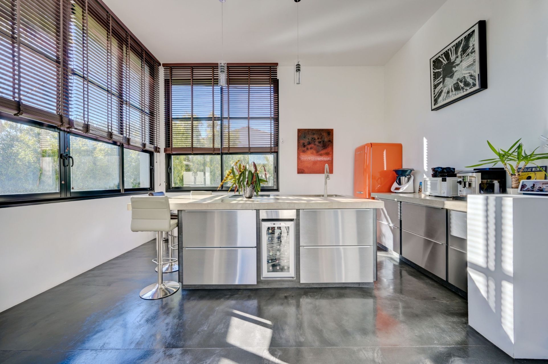 contemporary house 5 Rooms for sale on LA CIOTAT (13600)