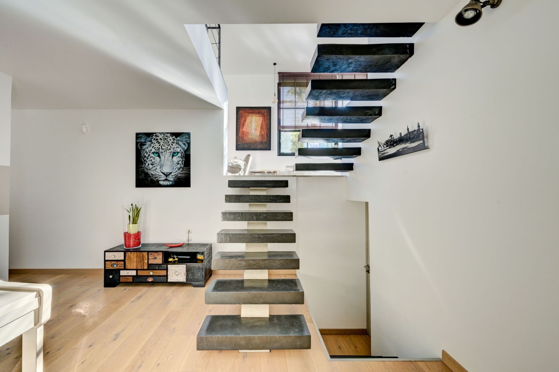 contemporary house 5 Rooms for sale on LA CIOTAT (13600)