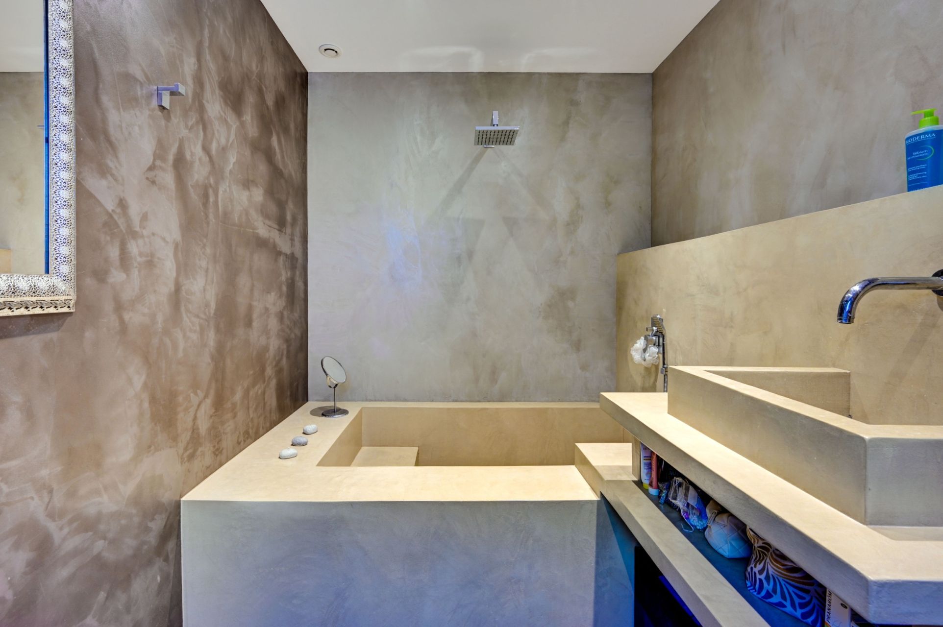 contemporary house 5 Rooms for sale on LA CIOTAT (13600)