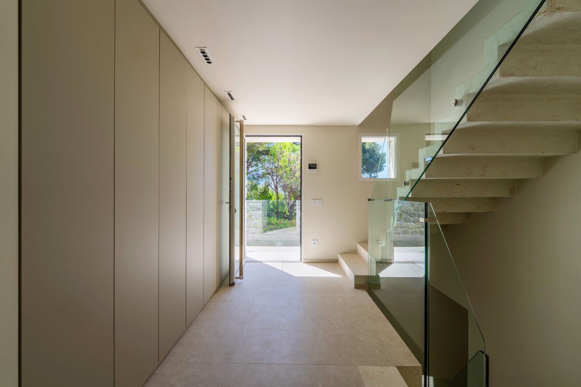 luxury house 6 Rooms for sale on CASSIS (13260)