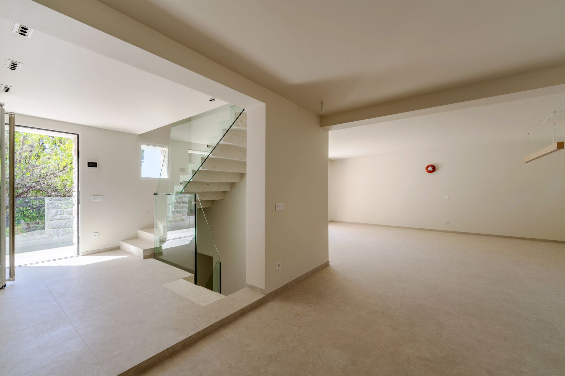 luxury house 6 Rooms for sale on CASSIS (13260)