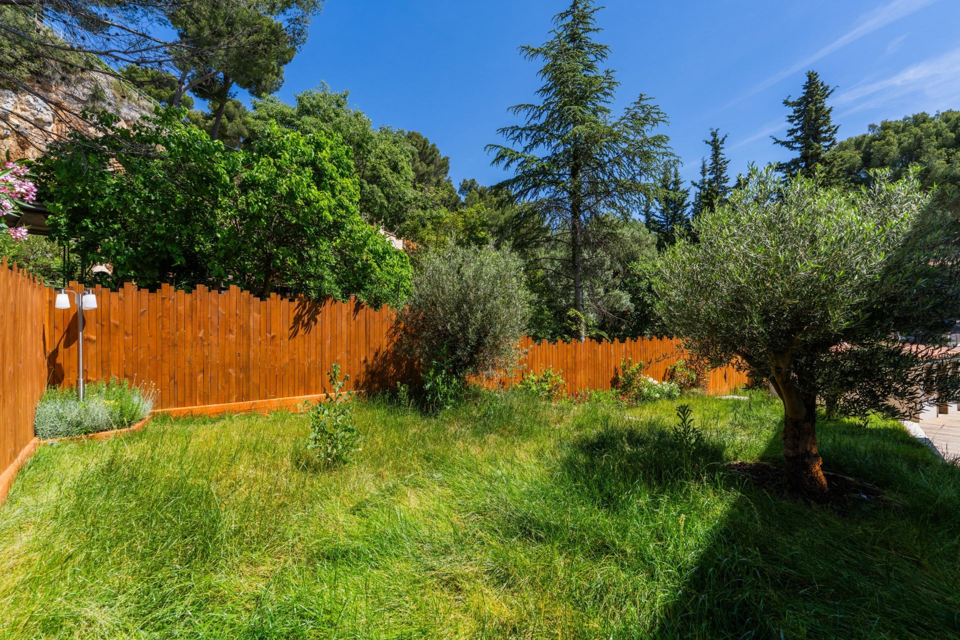 luxury house 6 Rooms for sale on CASSIS (13260)