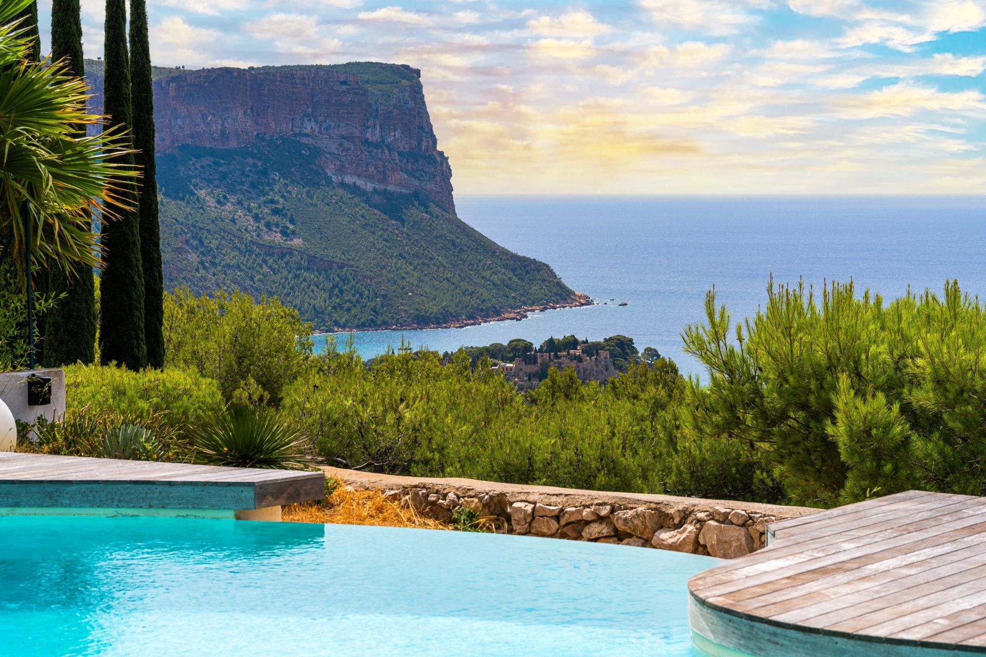 maison contemporaine 8 Pièces en vente sur CASSIS (13260)