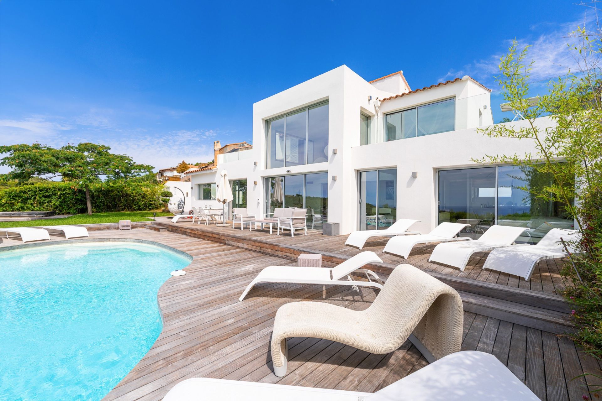 maison contemporaine 8 Pièces en vente sur CASSIS (13260)