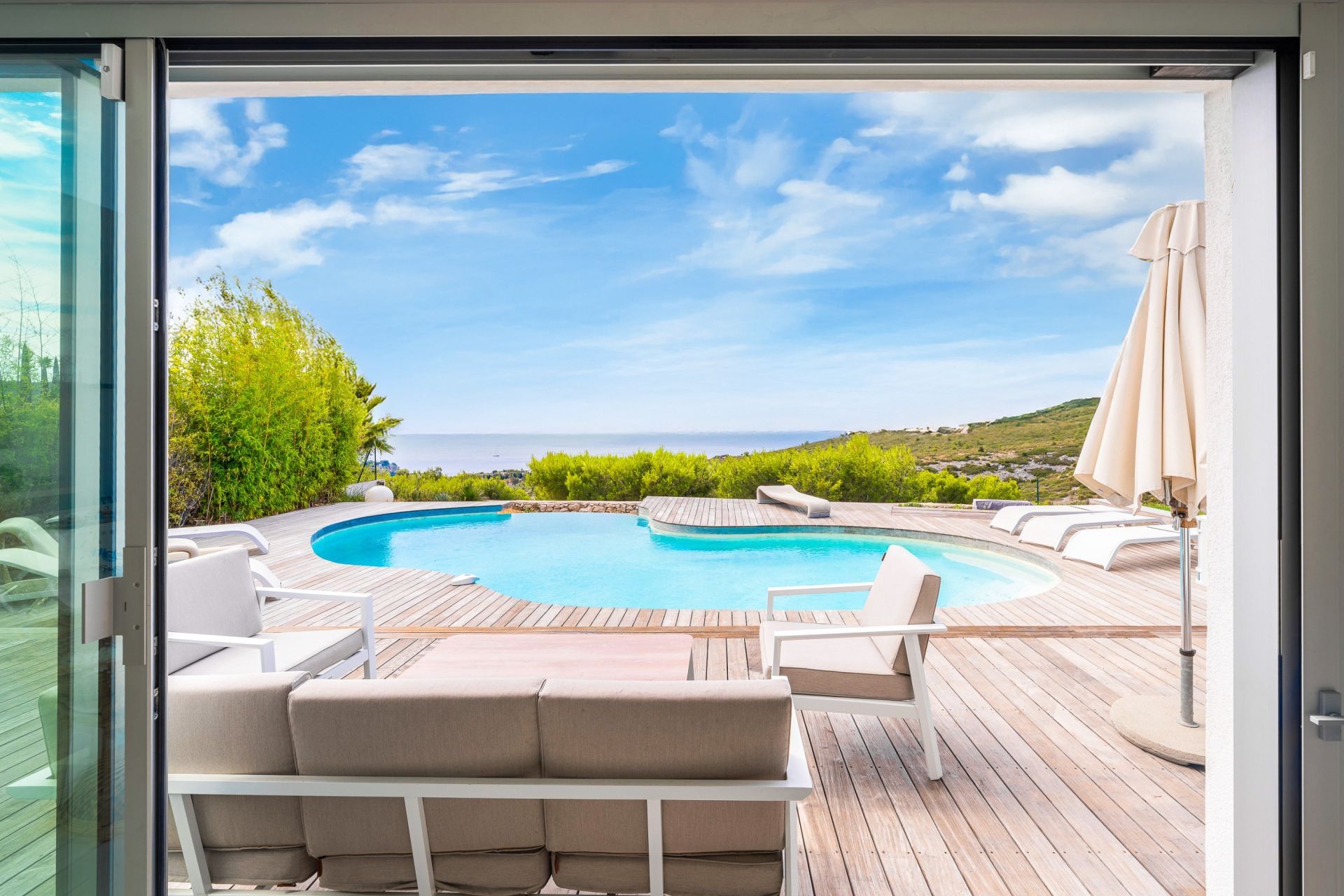 maison contemporaine 8 Pièces en vente sur CASSIS (13260)