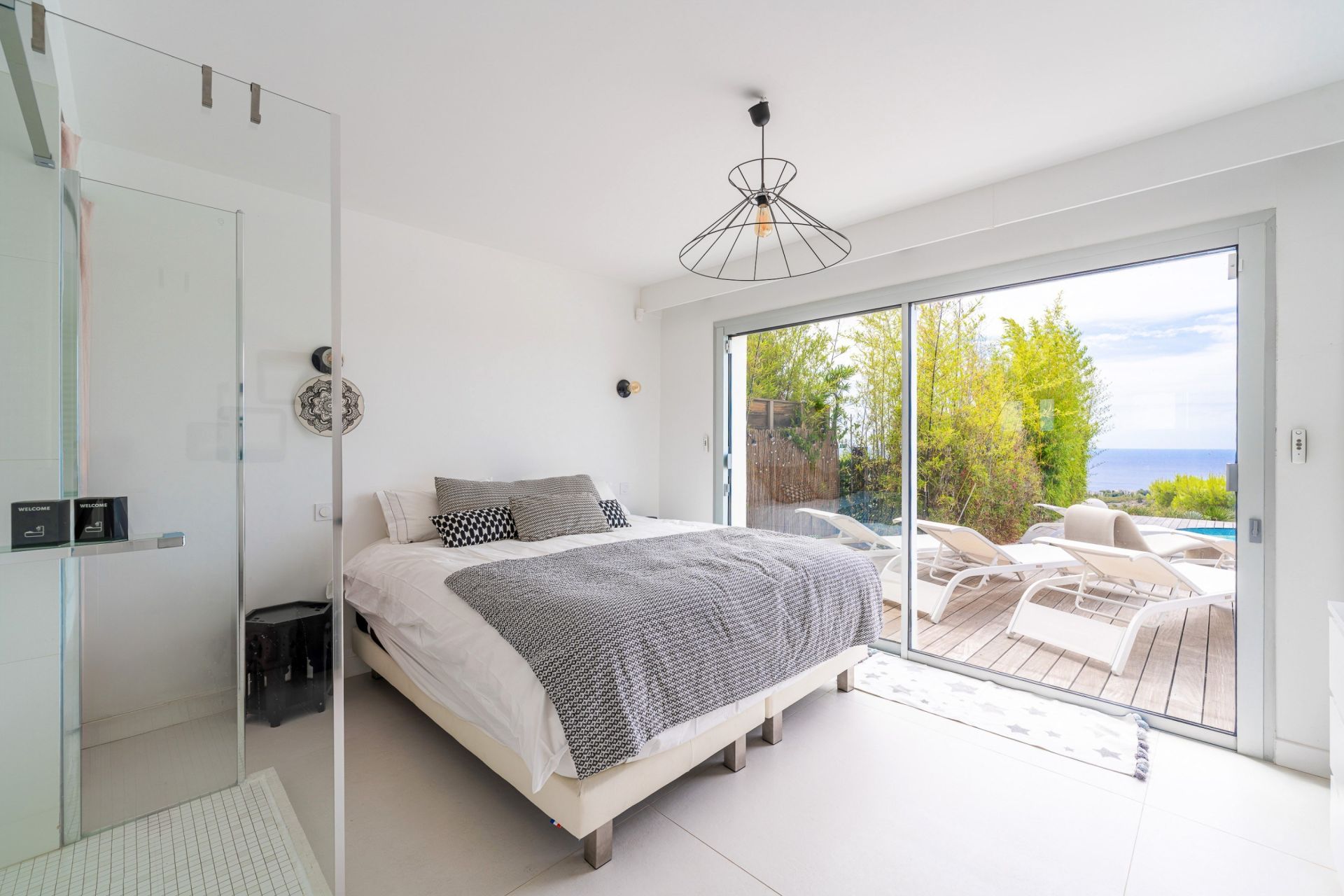 maison contemporaine 8 Pièces en vente sur CASSIS (13260)