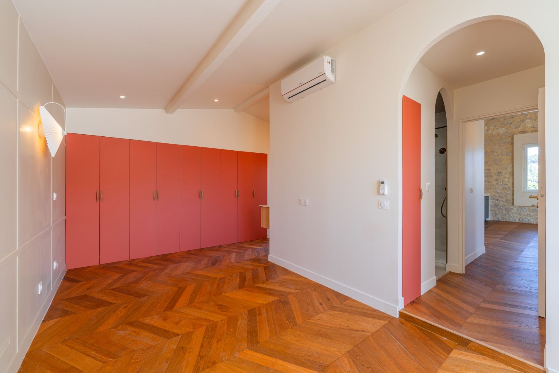 luxury house 6 Rooms for sale on CASSIS (13260)