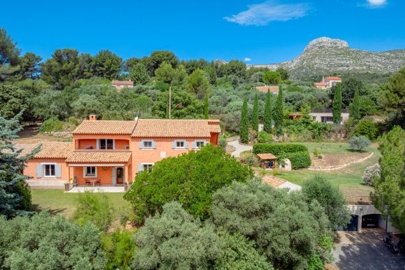 Sale Aubagne Luxury house 8&nbsp;Rooms 260&nbsp;m²