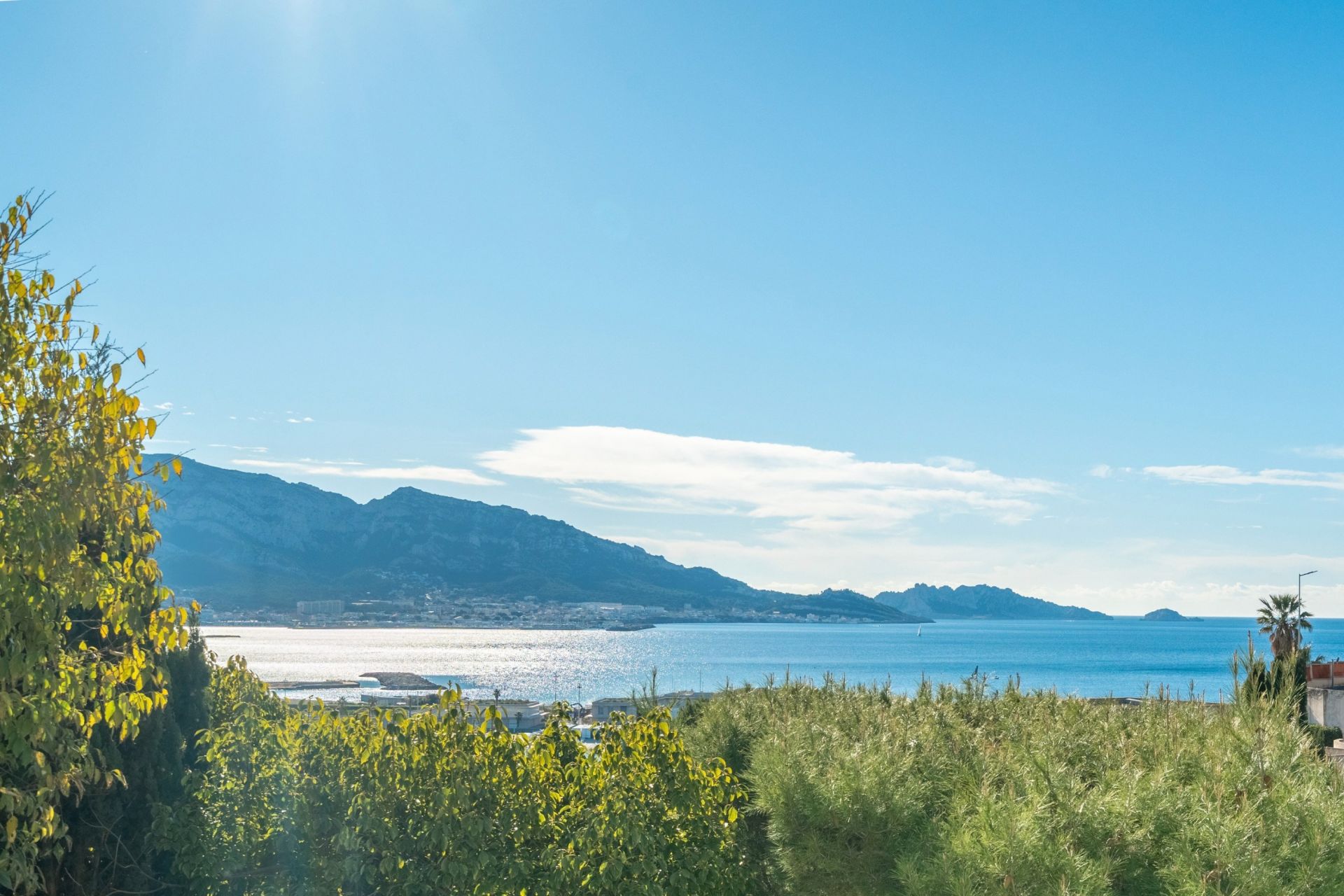 luxury apartment 6 Rooms for sale on MARSEILLE (13007)