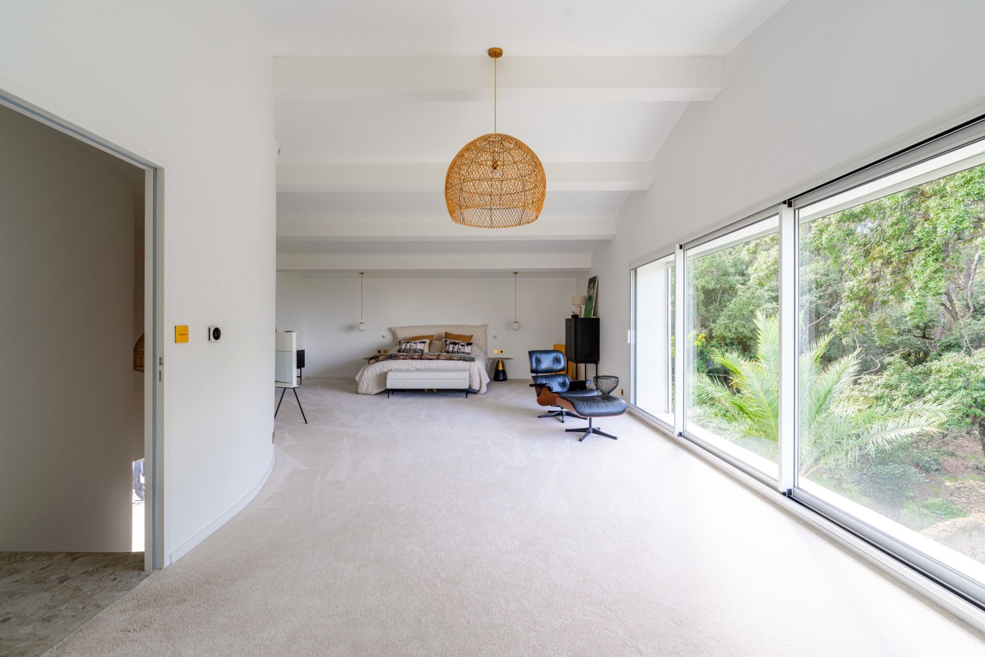 luxury house 6 Rooms for sale on MARSEILLE (13008)