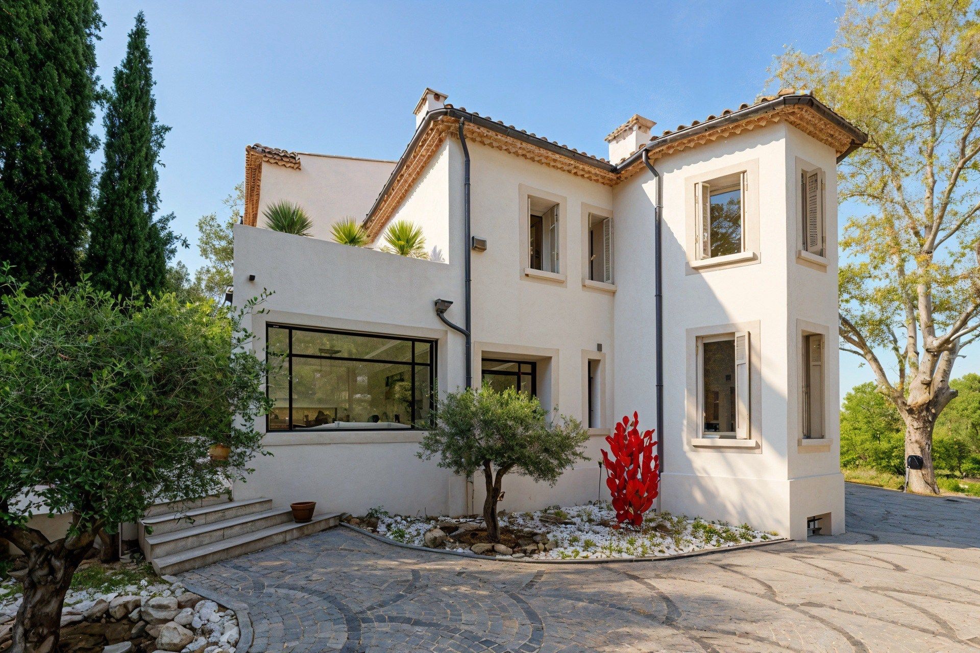 luxury house 6 Rooms for sale on MARSEILLE (13008)