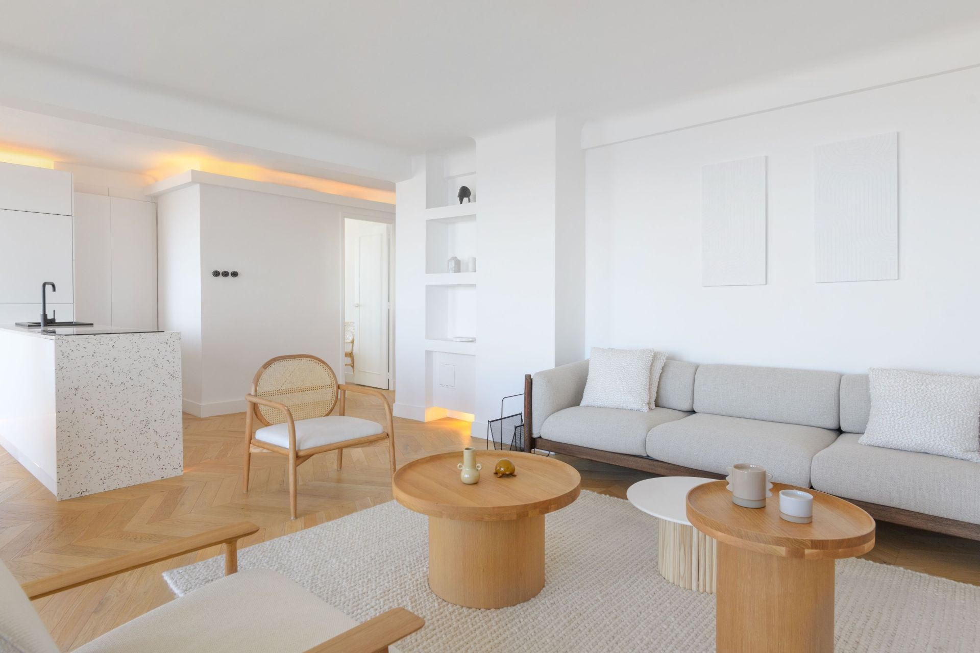 luxury apartment 3 Rooms for sale on MARSEILLE (13007)