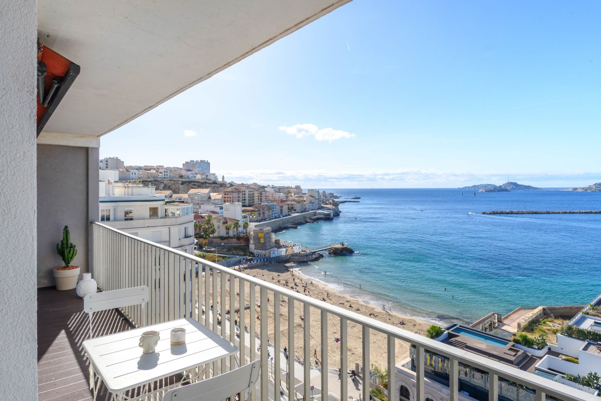 luxury apartment 3 Rooms for sale on MARSEILLE (13007)