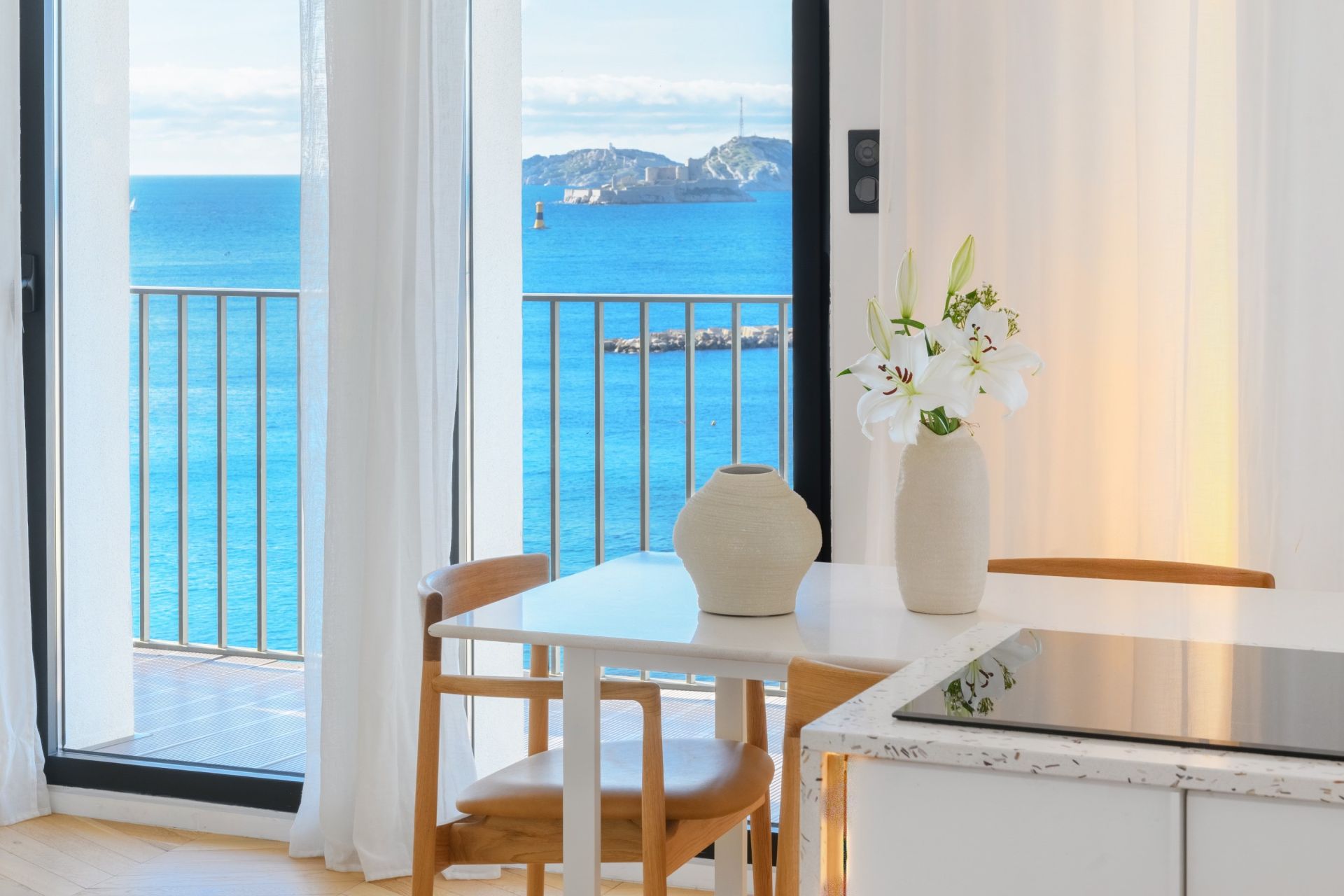luxury apartment 3 Rooms for sale on MARSEILLE (13007)