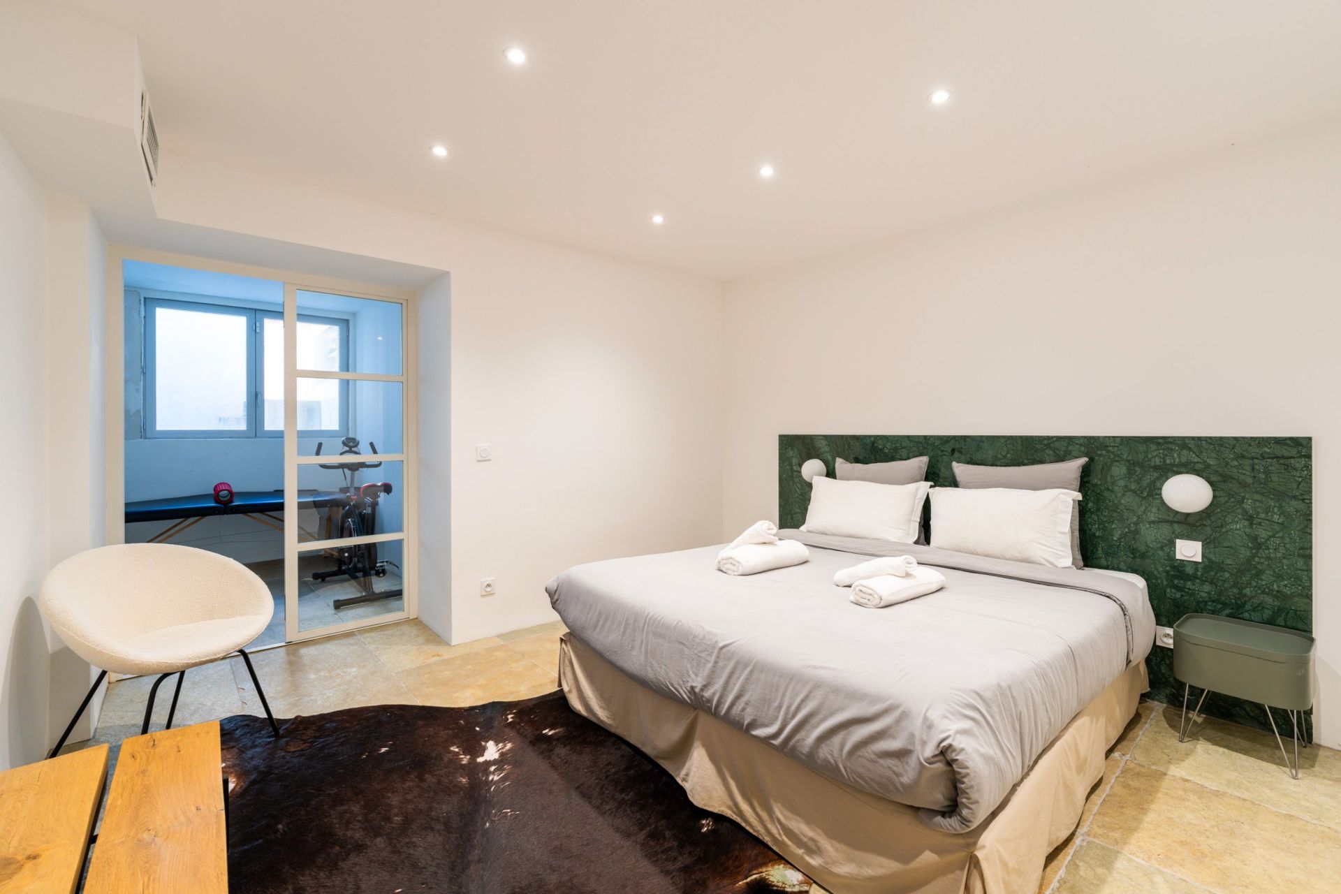 townhouse 7 Rooms for sale on MARSEILLE (13007)