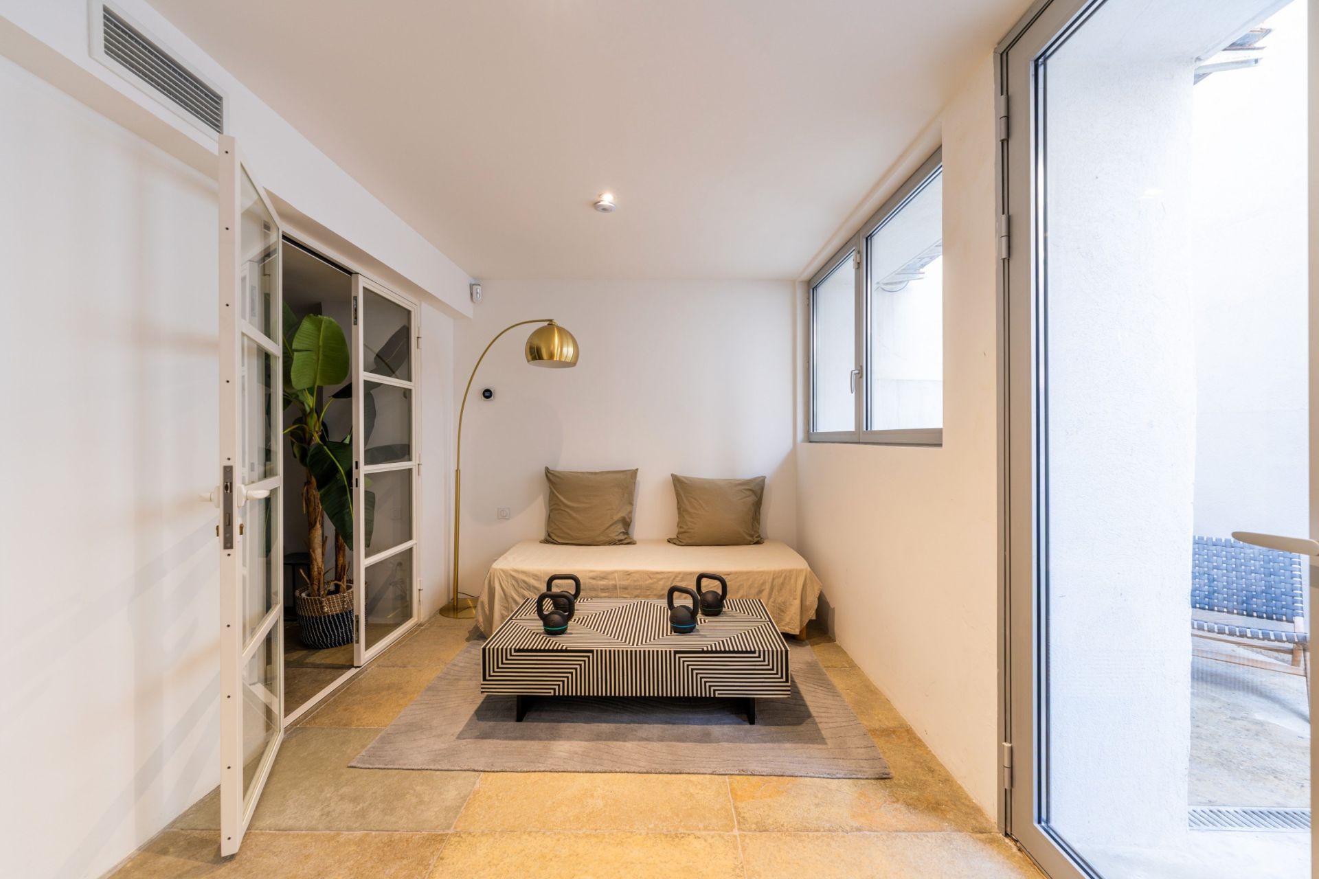 townhouse 7 Rooms for sale on MARSEILLE (13007)