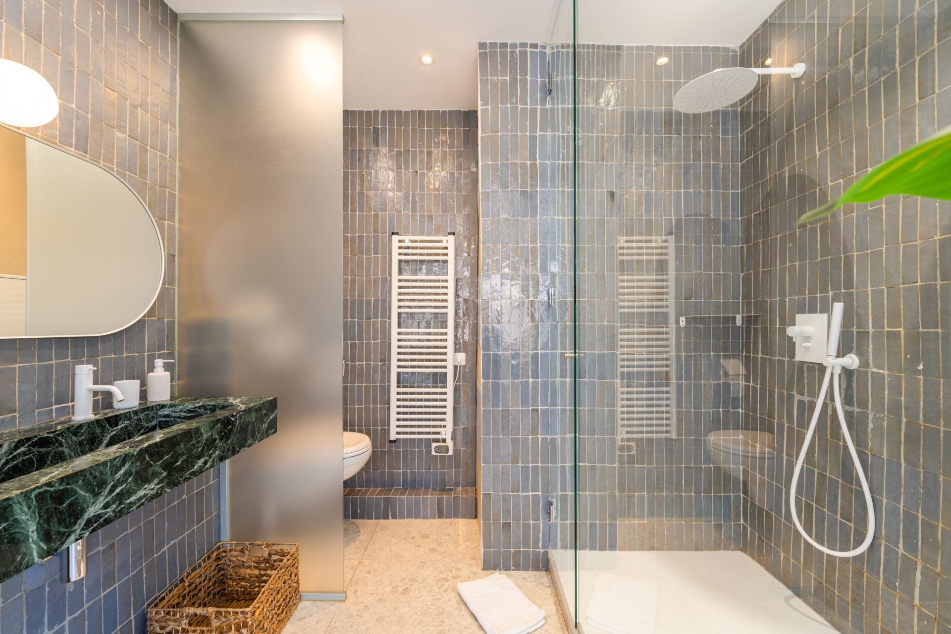 townhouse 7 Rooms for sale on MARSEILLE (13007)